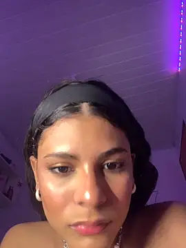 luluzinhax online show from November 11, 2025, 4:29 am