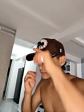 Snapshot of Zeusmagnos chatting on September 29, 2025, 10:26 pm Zeusmagnos online show from September 29, 2025, 10:26 pm