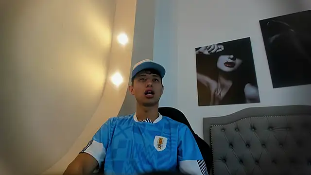 Snapshot of andre_blow chatting on October 27, 2025, 3:13 pm andre blow online show from October 27, 2025, 3:13 pm