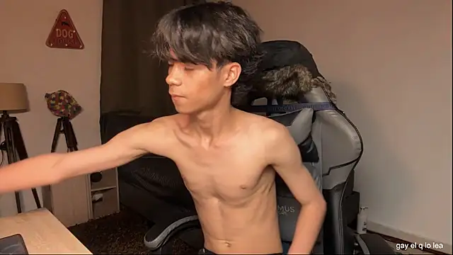 Snapshot of OopsAgain_ chatting on February 24, 2026, 11:27 pm OopsAgain online show from February 24, 2026, 11:27 pm