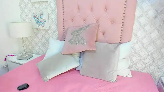 NebulaSin online show from November 8, 2025, 7:50 pm