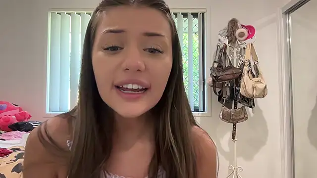 Snapshot of cassiess1 chatting on September 21, 2025, 9:09 pm cassiess1 online show from September 21, 2025, 9:09 pm