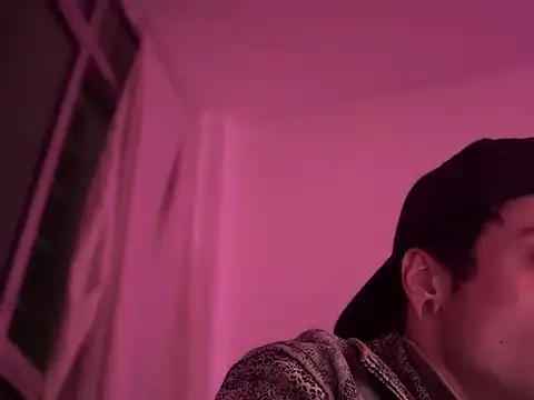 Snapshot of chrisalmeid_ chatting on November 5, 2025, 3:31 am chrisalmeid online show from November 5, 2025, 3:31 am