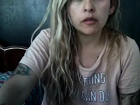 Valery  Rouse  online show from October 27, 2025, 4:08 pm