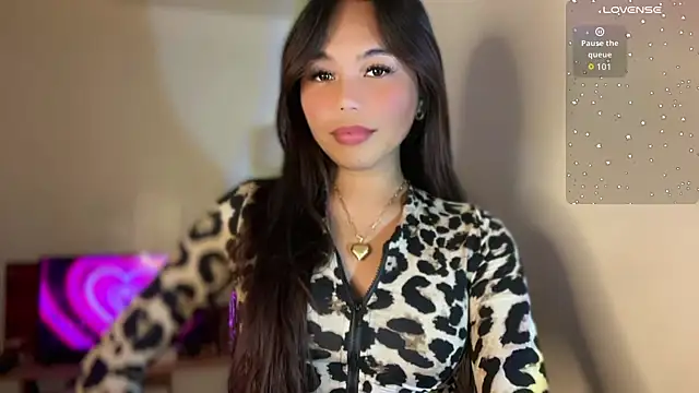  petitegirlx69  online show from January 9, 2026, 5:53 pm