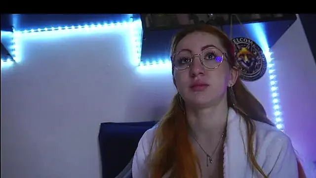 DaddysLittleSlutfox online show from May 14, 2026, 4:09 am