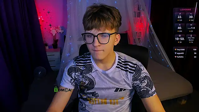 travis wolf  online show from November 6, 2025, 8:02 pm