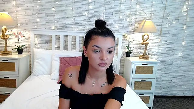 JasminLevi online show from September 15, 2025, 4:35 am