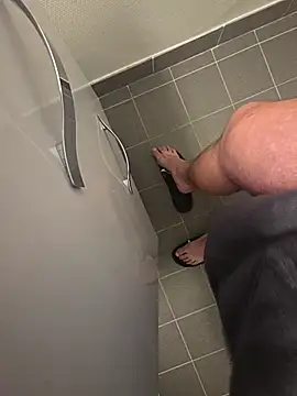 Snapshot of NuclearValue40 chatting on February 8, 2026, 5:21 pm NuclearValue40 online show from February 8, 2026, 5:21 pm