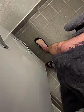 Snapshot of NuclearValue40 chatting on April 2, 2026, 7:42 pm NuclearValue40 online show from April 2, 2026, 7:42 pm