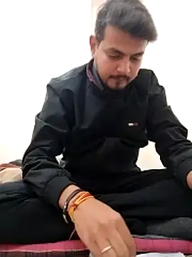 7incpink online show from December 15, 2025, 3:56 am