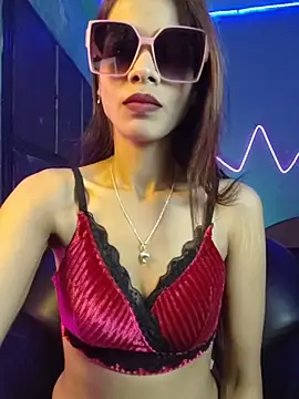 royeoy22 online show from April 7, 2026, 10:17 am