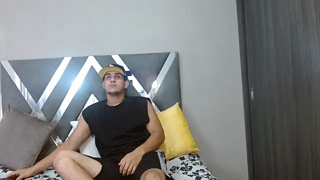 massimo vidal  online show from September 22, 2025, 12:11 pm