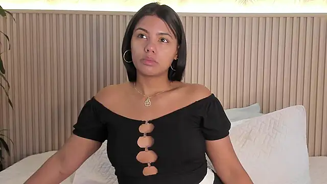 Snapshot of Liss-Reyes chatting on October 5, 2025, 1:13 pm Liss-Reyes online show from October 5, 2025, 1:13 pm
