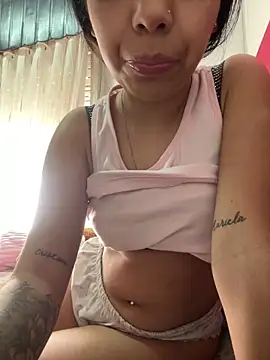 lulizoee online show from September 12, 2025, 5:45 pm