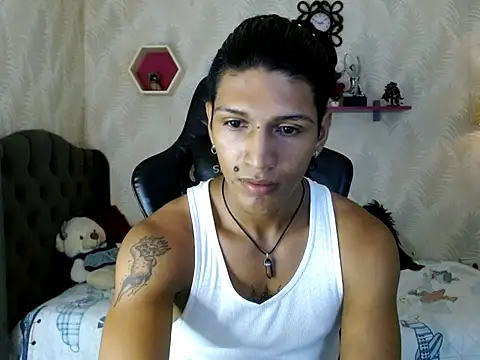 bull cam online show from November 4, 2025, 5:06 pm