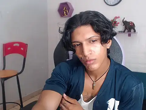 bull cam online show from November 21, 2025, 3:44 pm