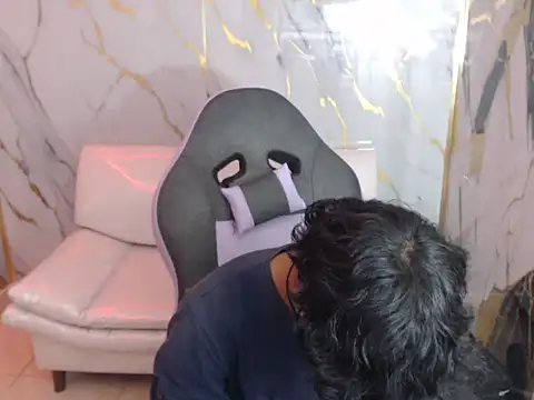 bull cam online show from October 5, 2025, 7:59 pm