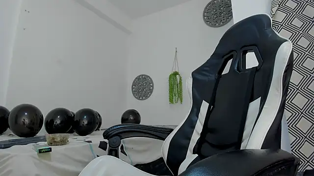 Jax Maliq online show from October 16, 2025, 5:59 am