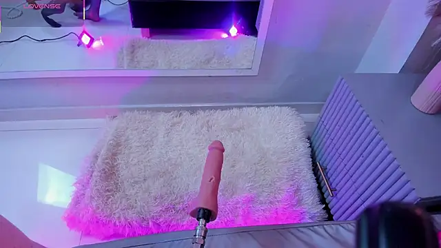 Mia Valentine  online show from November 18, 2025, 8:12 pm