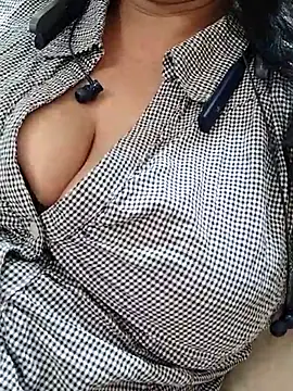 Janvi -Love online show from September 12, 2025, 6:46 am