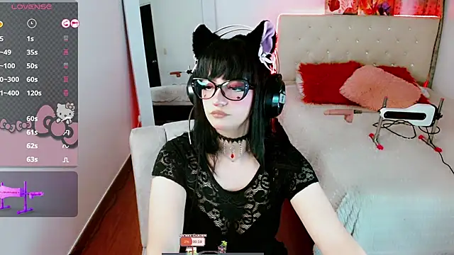 Lunyhose online show from November 30, 2025, 9:26 pm