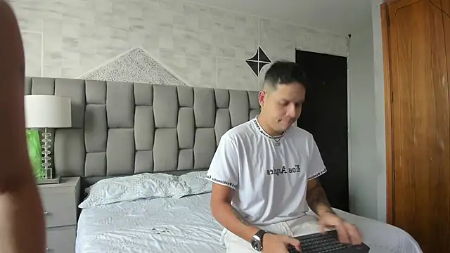 markAndPhilip online show from September 26, 2025, 12:23 pm