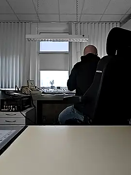 Snapshot of stunning_stallion chatting on February 18, 2026, 4:25 pm stunning stallion online show from February 18, 2026, 4:25 pm