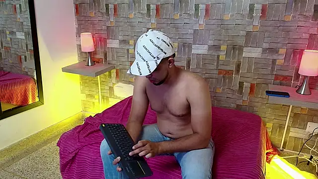 miiss  dulce online show from October 4, 2025, 1:23 pm