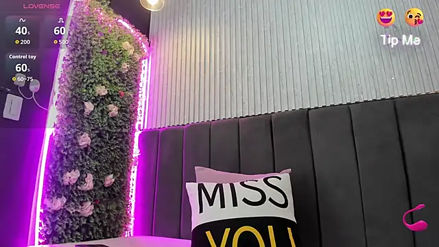 Snapshot of Skarlett_hot_ chatting on February 12, 2026, 10:20 pm Skarlett hot online show from February 12, 2026, 10:20 pm