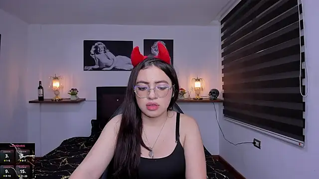 Snapshot of Barbara_Jonesss_4 chatting on October 5, 2025, 7:37 pm Barbara Jonesss 4 online show from October 5, 2025, 7:37 pm