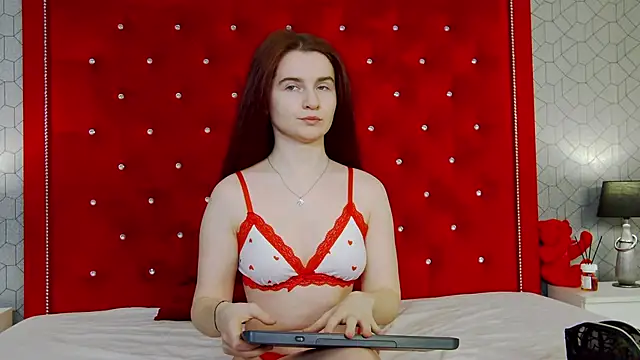 Snapshot of CherrySin chatting on February 27, 2026, 8:19 pm CherrySin online show from February 27, 2026, 8:19 pm