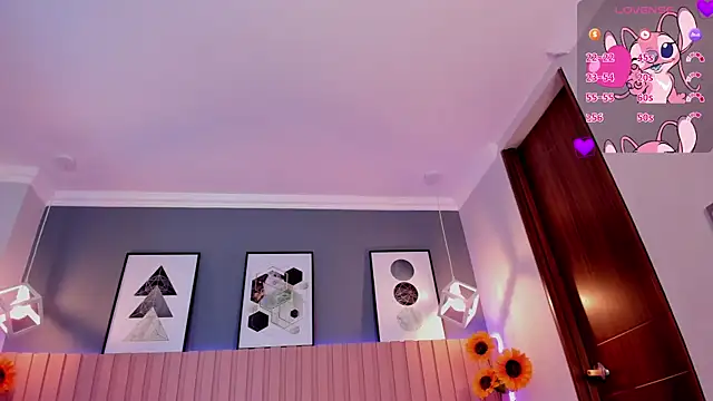 Nina Ford online show from December 17, 2025, 3:11 am