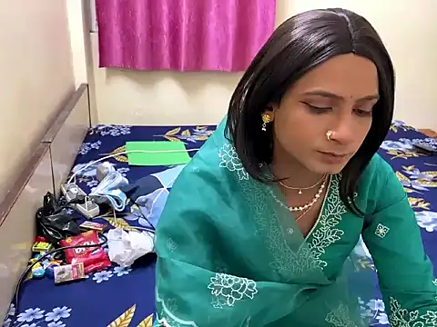 LuvLayla online show from October 27, 2025, 4:19 pm