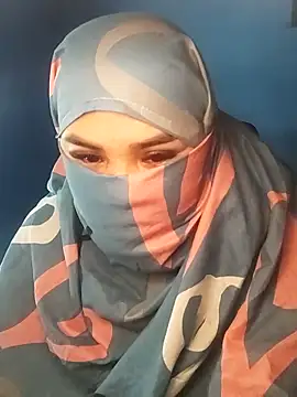 Snapshot of Nayla-Mouna chatting on October 30, 2025, 5:43 pm Nayla-Mouna online show from October 30, 2025, 5:43 pm