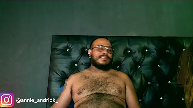  leda swan  online show from December 5, 2025, 2:48 pm