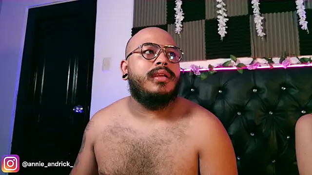  leda swan  online show from March 29, 2026, 9:11 am