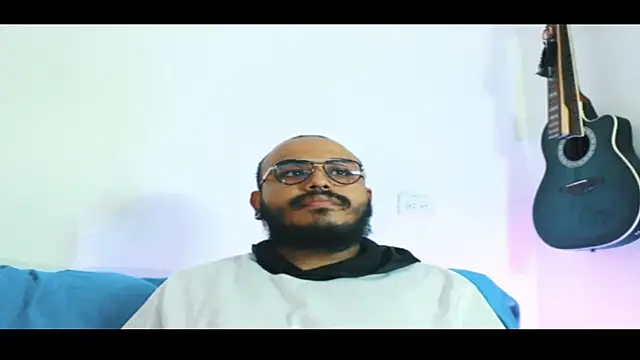  leda swan  online show from September 26, 2025, 2:24 pm