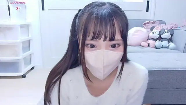 Snapshot of YURi_luv chatting on November 6, 2025, 11:36 am YURi luv online show from November 6, 2025, 11:36 am