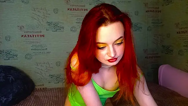 Snapshot of emi_less chatting on October 13, 2025, 12:07 pm emi less online show from October 13, 2025, 12:07 pm