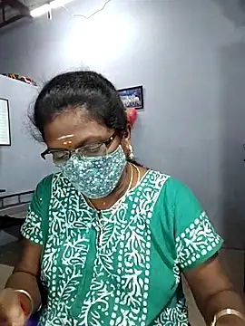 Snapshot of umashreetamil chatting on February 21, 2026, 4:09 pm umashreetamil online show from February 21, 2026, 4:09 pm