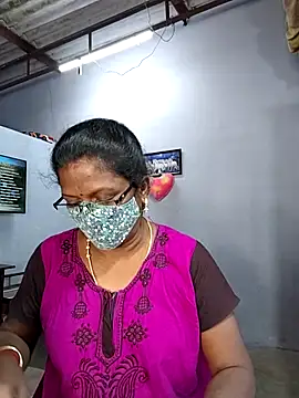 Snapshot of umashreetamil chatting on February 23, 2026, 2:24 am umashreetamil online show from February 23, 2026, 2:24 am