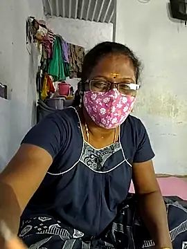 Snapshot of umashreetamil chatting on January 17, 2026, 4:21 pm umashreetamil online show from January 17, 2026, 4:21 pm