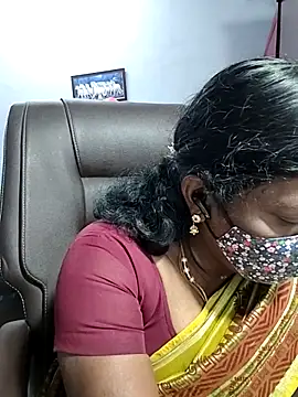 Snapshot of umashreetamil chatting on February 9, 2026, 4:43 am umashreetamil online show from February 9, 2026, 4:43 am