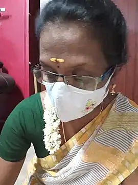 Snapshot of umashreetamil chatting on June 18, 2026, 4:56 pm umashreetamil online show from June 18, 2026, 4:56 pm