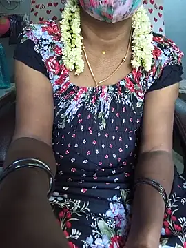 Snapshot of umashreetamil chatting on June 10, 2026, 8:15 am umashreetamil online show from June 10, 2026, 8:15 am
