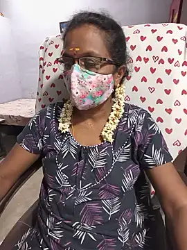 Snapshot of umashreetamil chatting on June 14, 2026, 5:25 pm umashreetamil online show from June 14, 2026, 5:25 pm