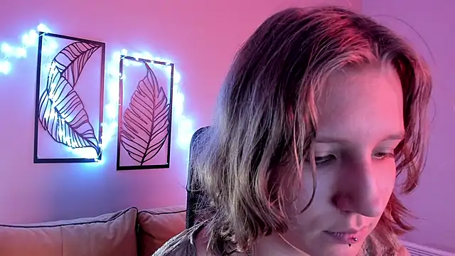 Hailey Foxy online show from November 12, 2025, 9:24 am