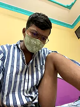 kunwarahuji online show from November 3, 2025, 8:01 pm