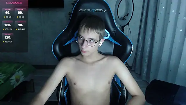 Snapshot of glasses_cat chatting on January 15, 2026, 4:21 pm glasses cat online show from January 15, 2026, 4:21 pm